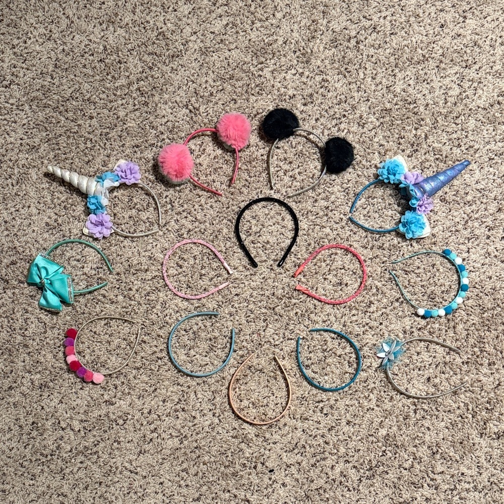 Girls bundle of 14 headbands the plain two pinks and black are glitter
